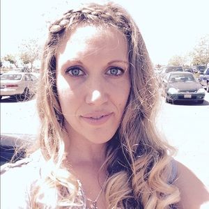 Meet your Posher, Rebecca