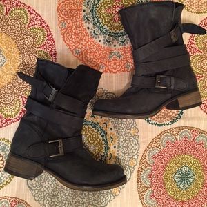 Women's Steve Madden "Brewzzer" boot