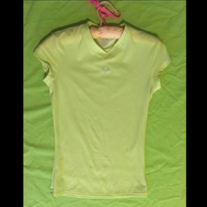 Spandex Under Armour fitness top
