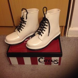 Circus by Sam Edelman rubber boots