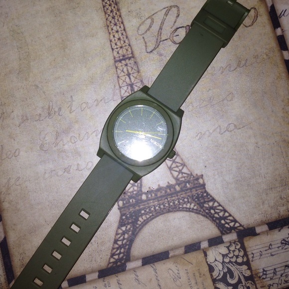 Nixon rubber watch