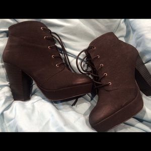 NWOT price goes back to $20 after tonight!