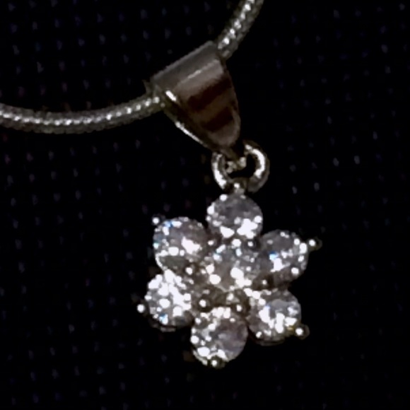 🔆Snowflake Pendant CZ Sterling Silver Necklace - Picture 2 of 4