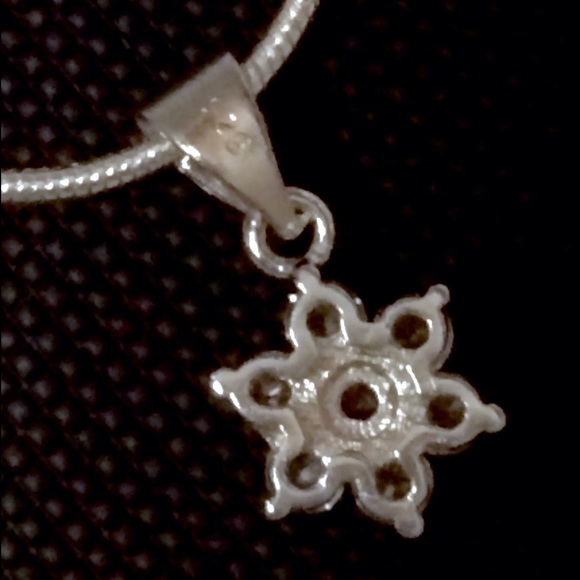 🔆Snowflake Pendant CZ Sterling Silver Necklace - Picture 4 of 4