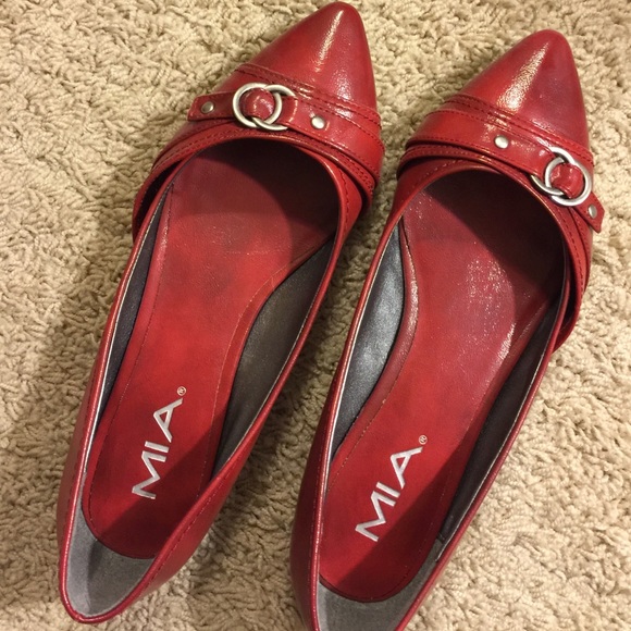MIA Red flats