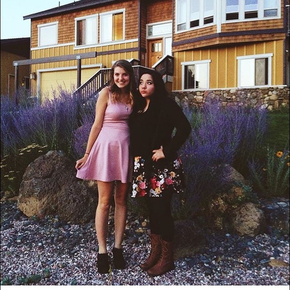 Meet your Posher, Lily - Picture 4 of 4