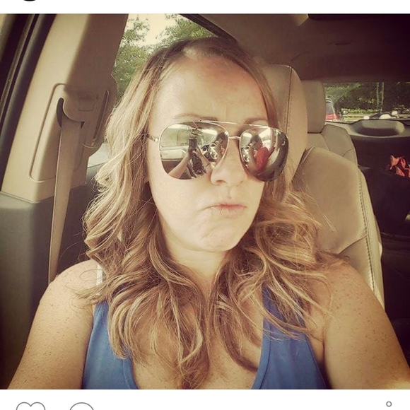 Meet your Posher, Jennie - Picture 1 of 1