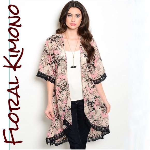 ⭐️ FIVE STAR RATED! MACY floral kimono - Picture 2 of 5