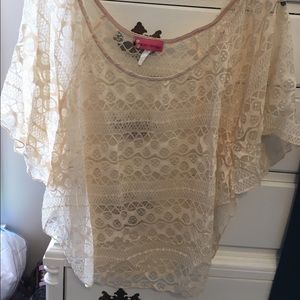 🚫SOLD🚫Cream Lace Top
