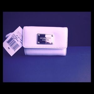 Authentic Michael Kors wallet, Brand new, Cream
