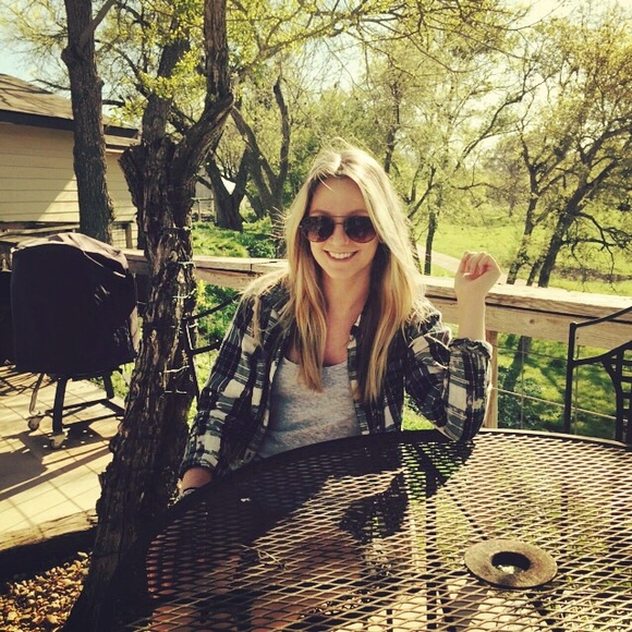 Meet your Posher, Ashley - Picture 1 of 1