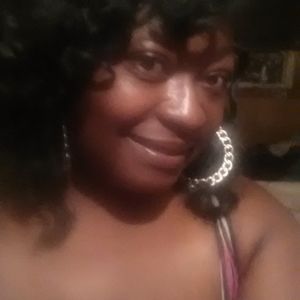 Meet your Posher, Ebony