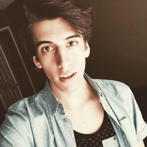 Meet your Posher, Adam