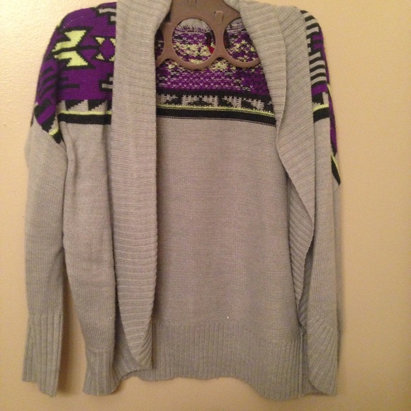 Tribal/ Aztec print cardigan