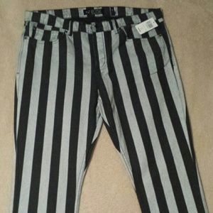 HOT TOPIC Jeans