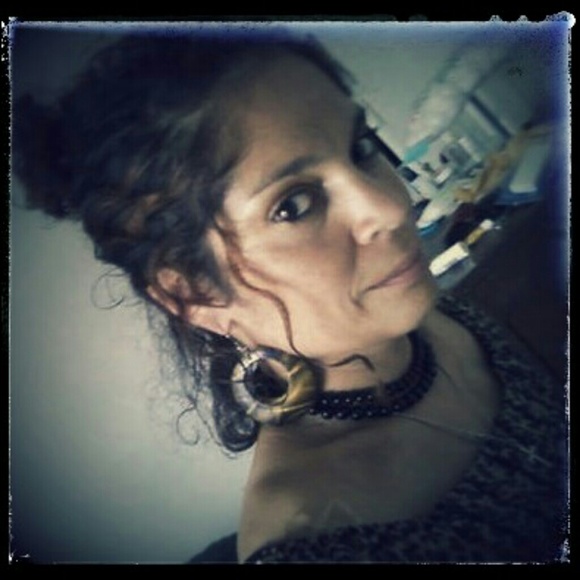 Meet your Posher, Lettiee - Picture 1 of 1