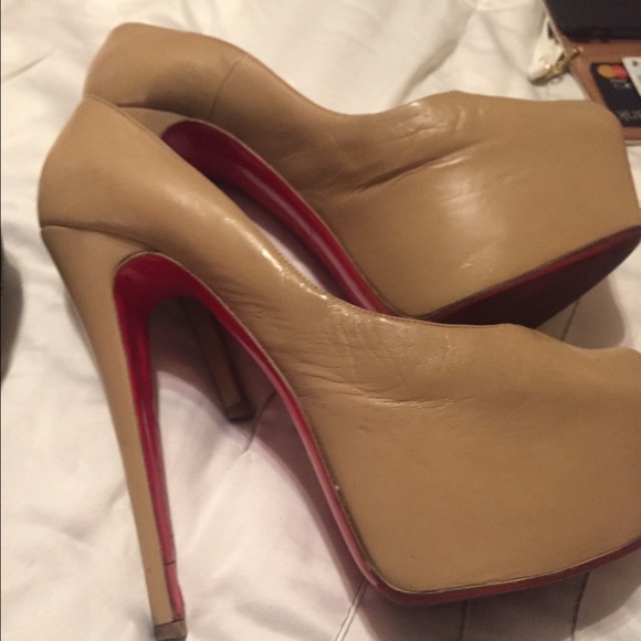 Christian louboutins size 40 - Picture 2 of 4