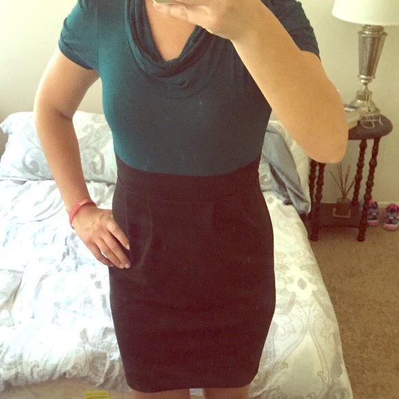 Perfect lil work dress:)