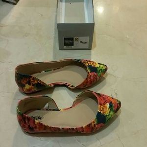 Close toe flats
