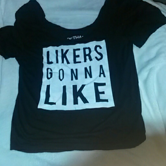 Adorable off the shoulder crop top