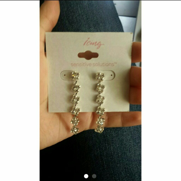 Icing diamond drop earrings
