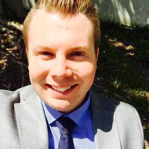 Meet your Posher, Max