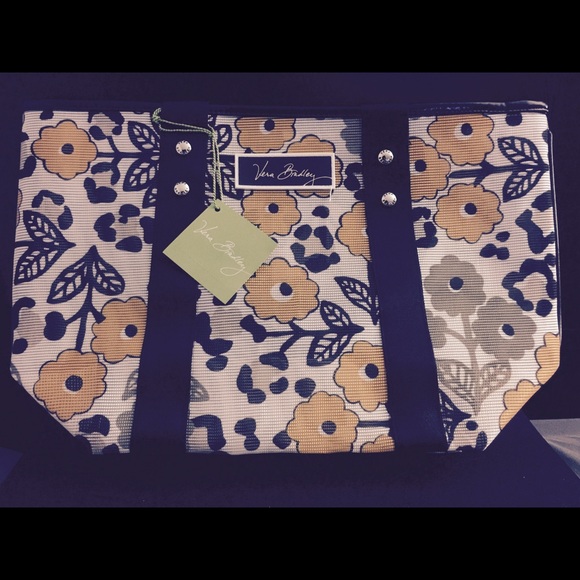 ❌sold❌Authentic Vera Bradley Floral Tote SML