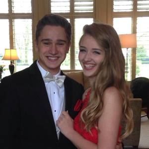 Meet your Posher, Chloe