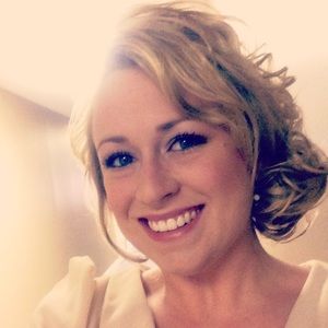 Meet your Posher, Caitlin