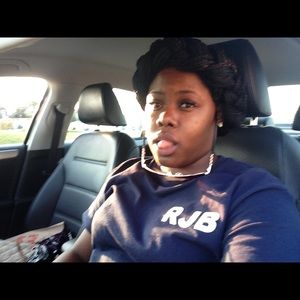 Meet your Posher, Latisha