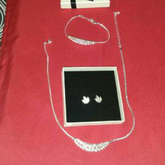 SOLD!!!!! A jewelry set