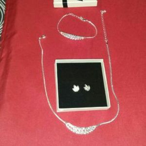 SOLD!!!!! A jewelry set