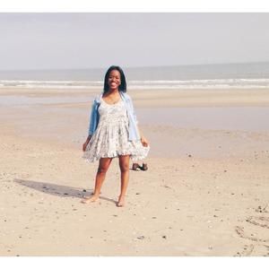 Meet your Posher, Eniye