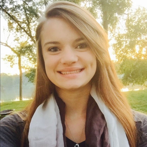 Meet your Posher, Taylor - Picture 1 of 1