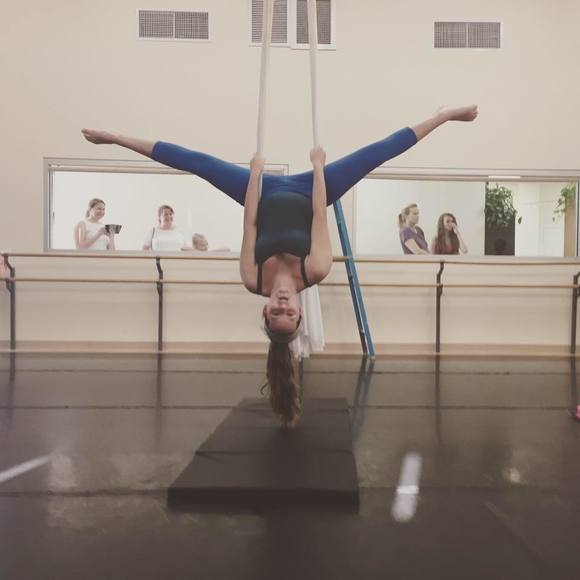 Meet your Posher, Aubrey - Picture 1 of 1
