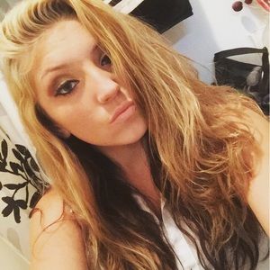 Meet your Posher, Deanna