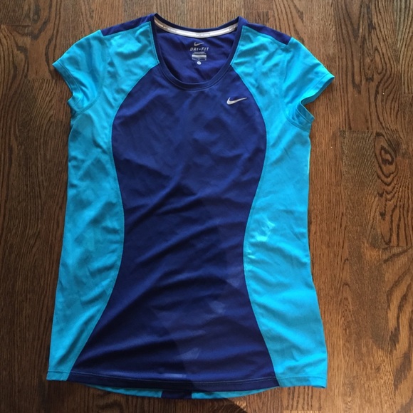 Nike running shirt, nwot