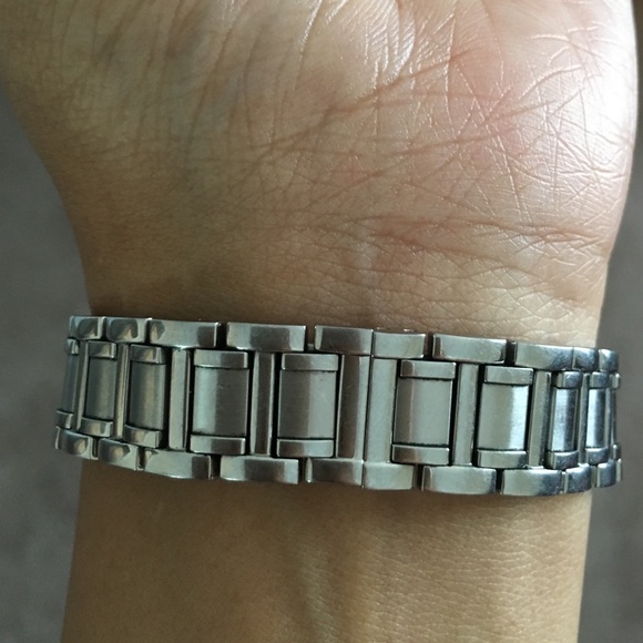 Women's Bulova Watch - Picture 3 of 4