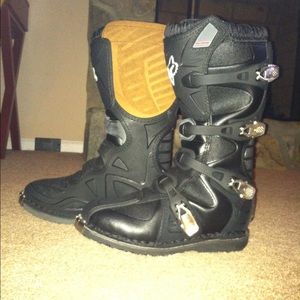 fox tracker boots