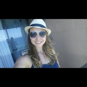 Meet your Posher, Estefane