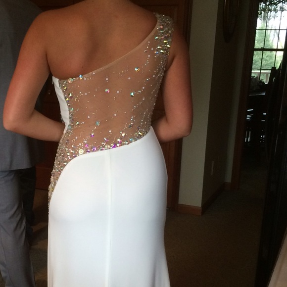 A beautiful white, sparkly prom dress!