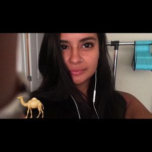 Meet your Posher, Alexis