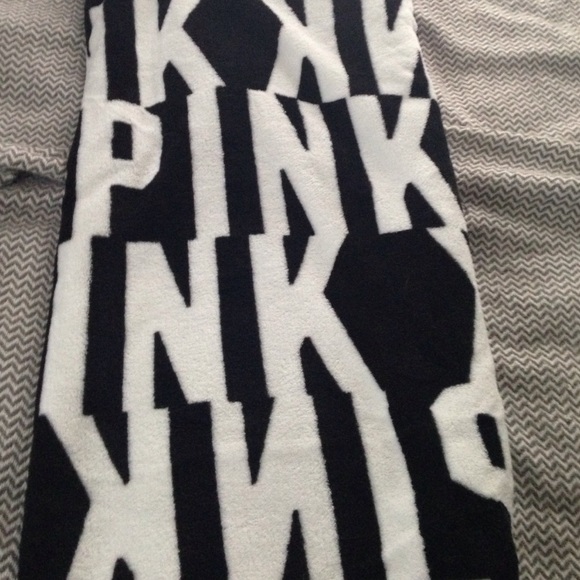 VS PINK blanket