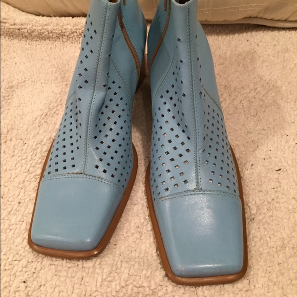 Ankle boots great color