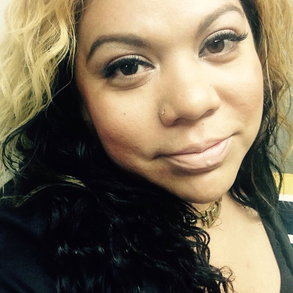 Meet your Posher, Lika