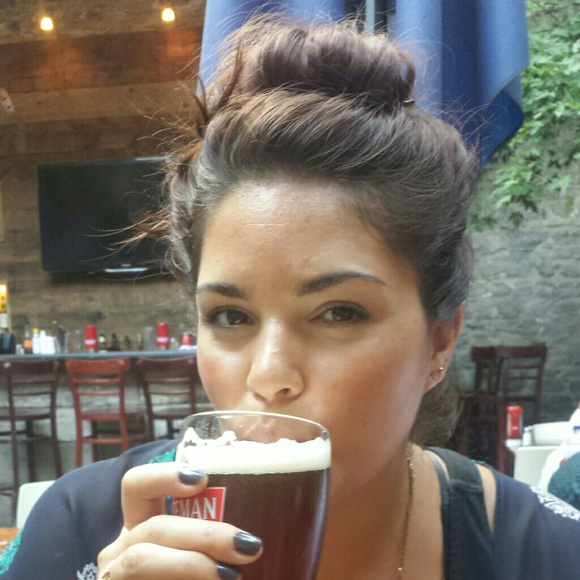 Meet your Posher, Ashley - Picture 2 of 4