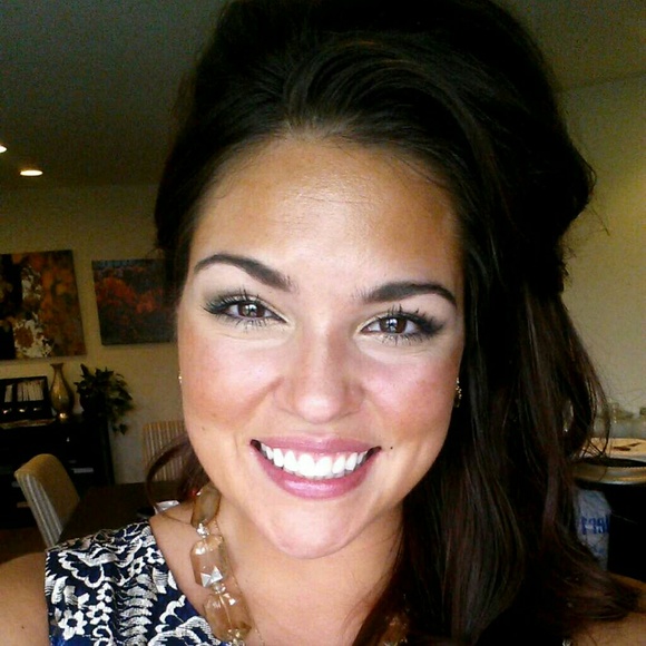 Meet your Posher, Ashley - Picture 3 of 4