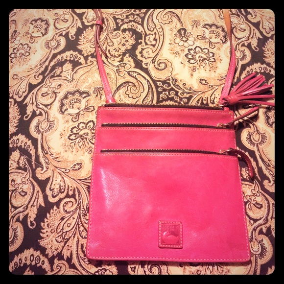 Dooney and bourke small cross body