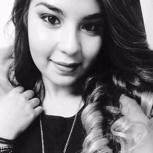 Meet your Posher, Yessica