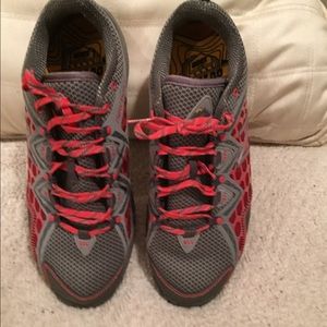 Great walking sneakers